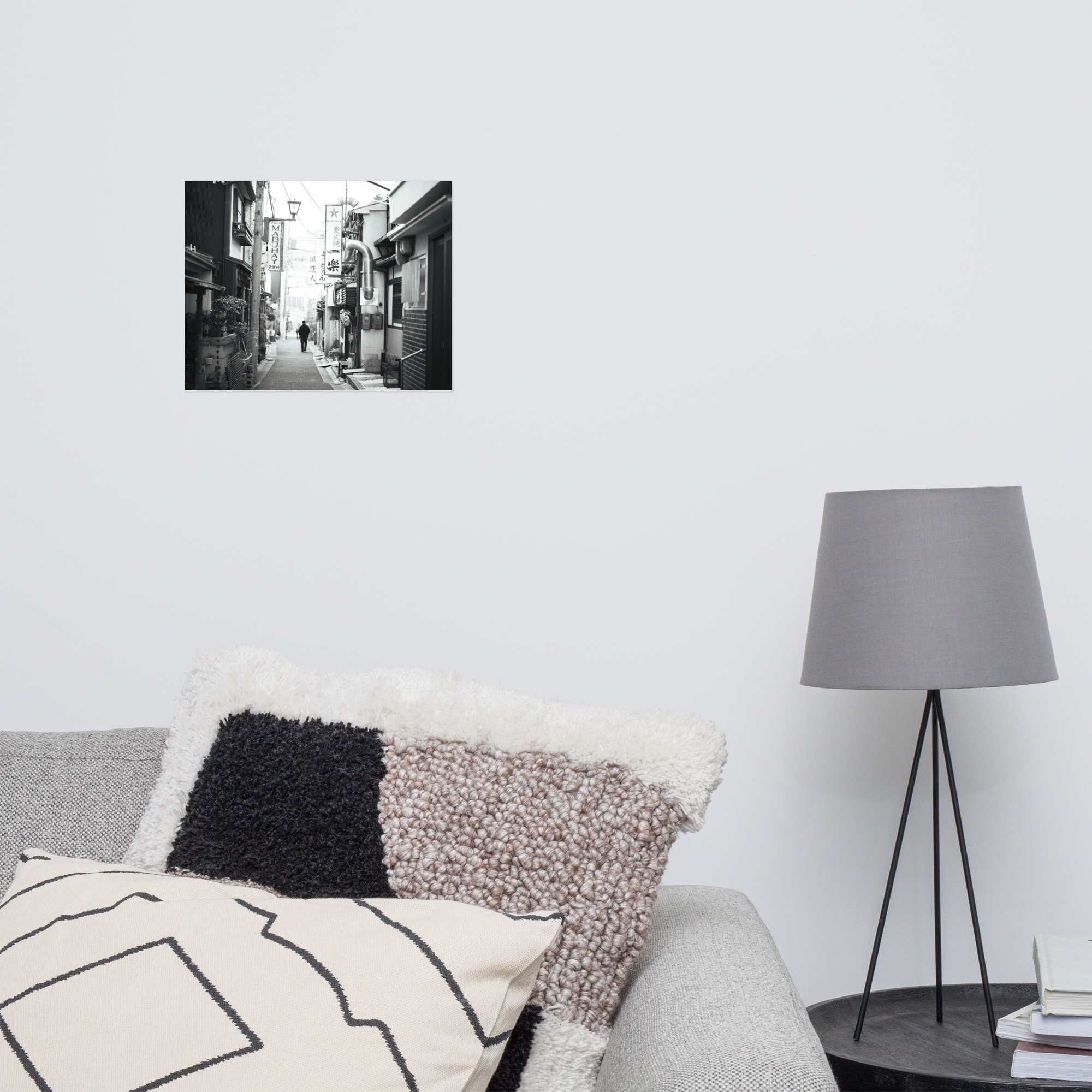 Shadows of Naramachi: A Timeless Japanese Streetscape - 画像 (4)