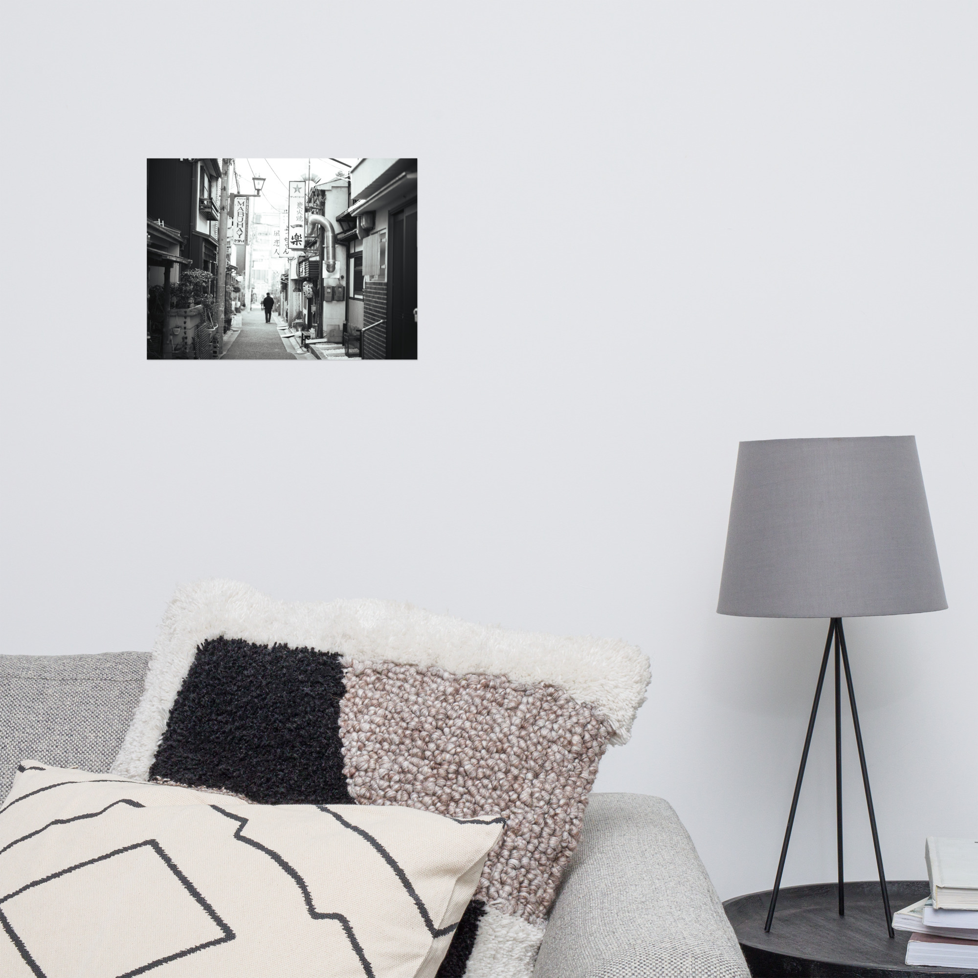 Shadows of Naramachi: A Timeless Japanese Streetscape - 画像 (6)