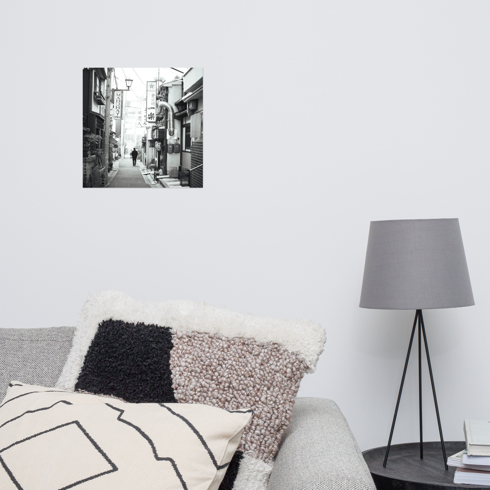 Shadows of Naramachi: A Timeless Japanese Streetscape - 画像 (8)