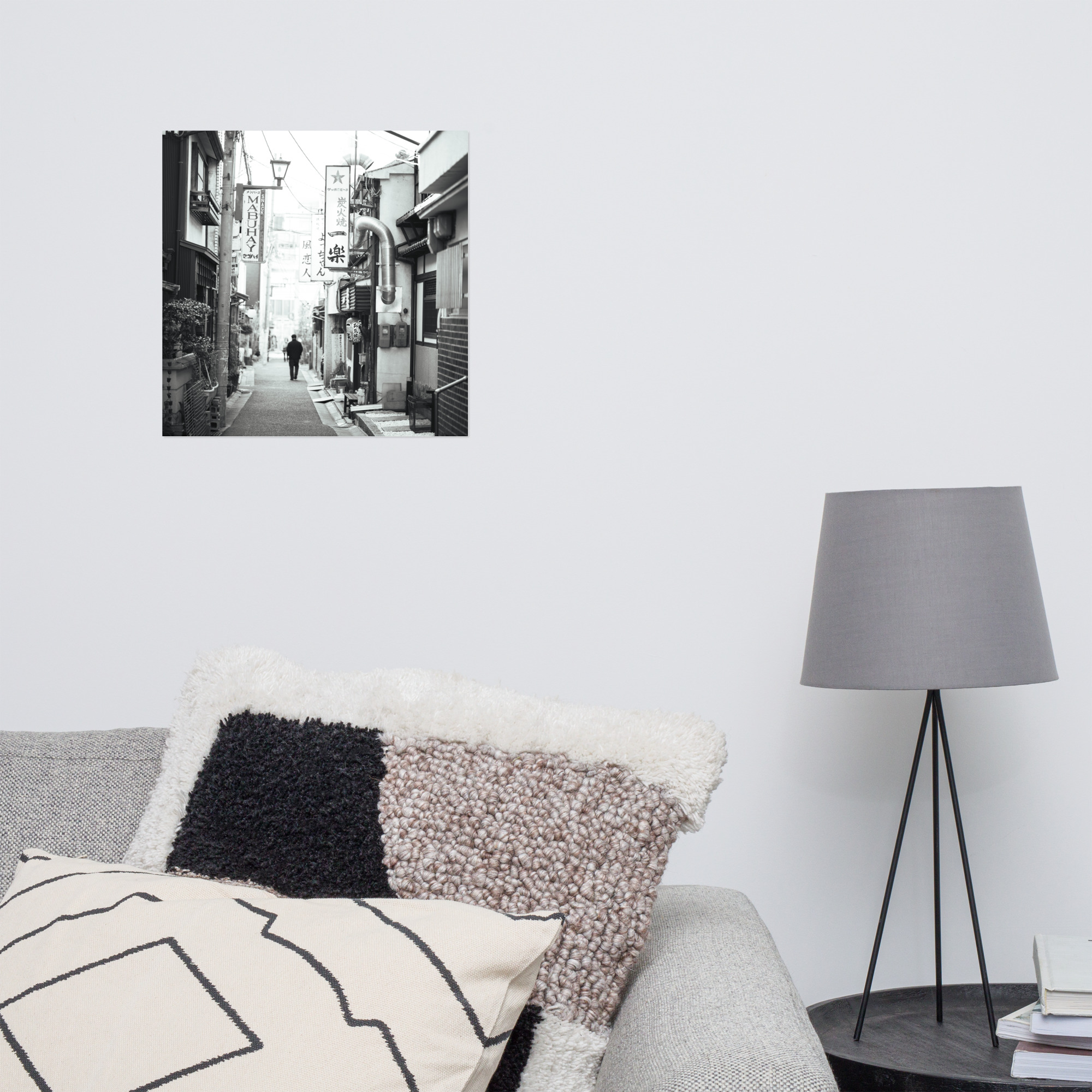 Shadows of Naramachi: A Timeless Japanese Streetscape - 画像 (9)