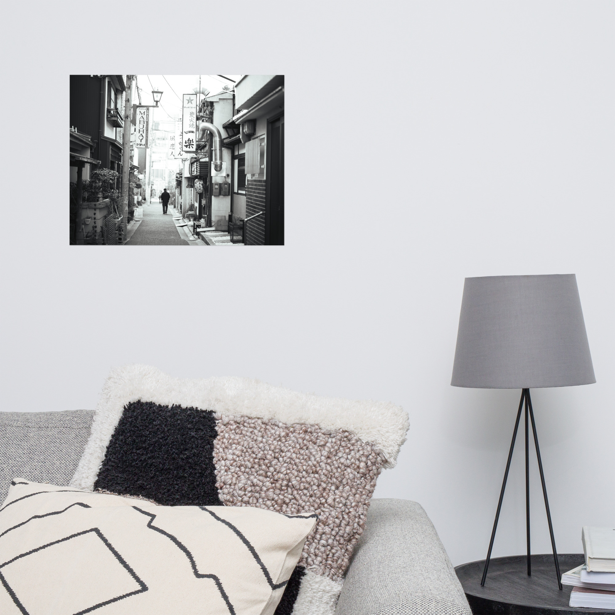 Shadows of Naramachi: A Timeless Japanese Streetscape - 画像 (10)