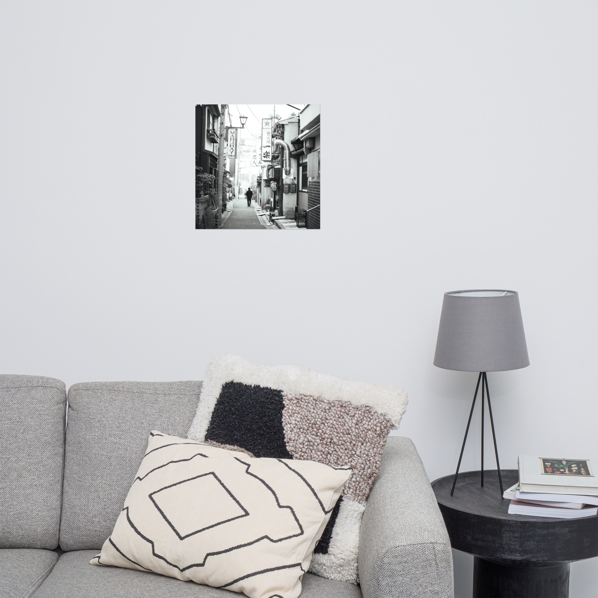 Shadows of Naramachi: A Timeless Japanese Streetscape - 画像 (11)