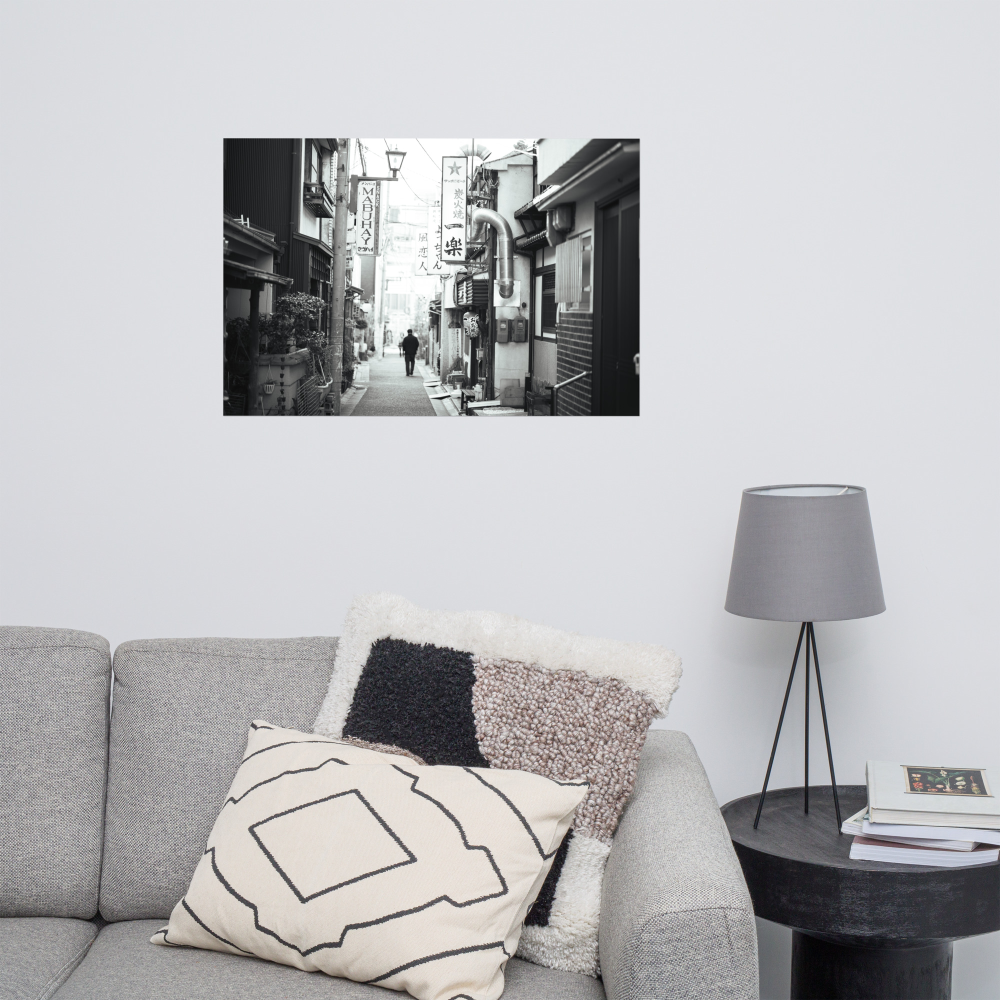 Shadows of Naramachi: A Timeless Japanese Streetscape - 画像 (13)